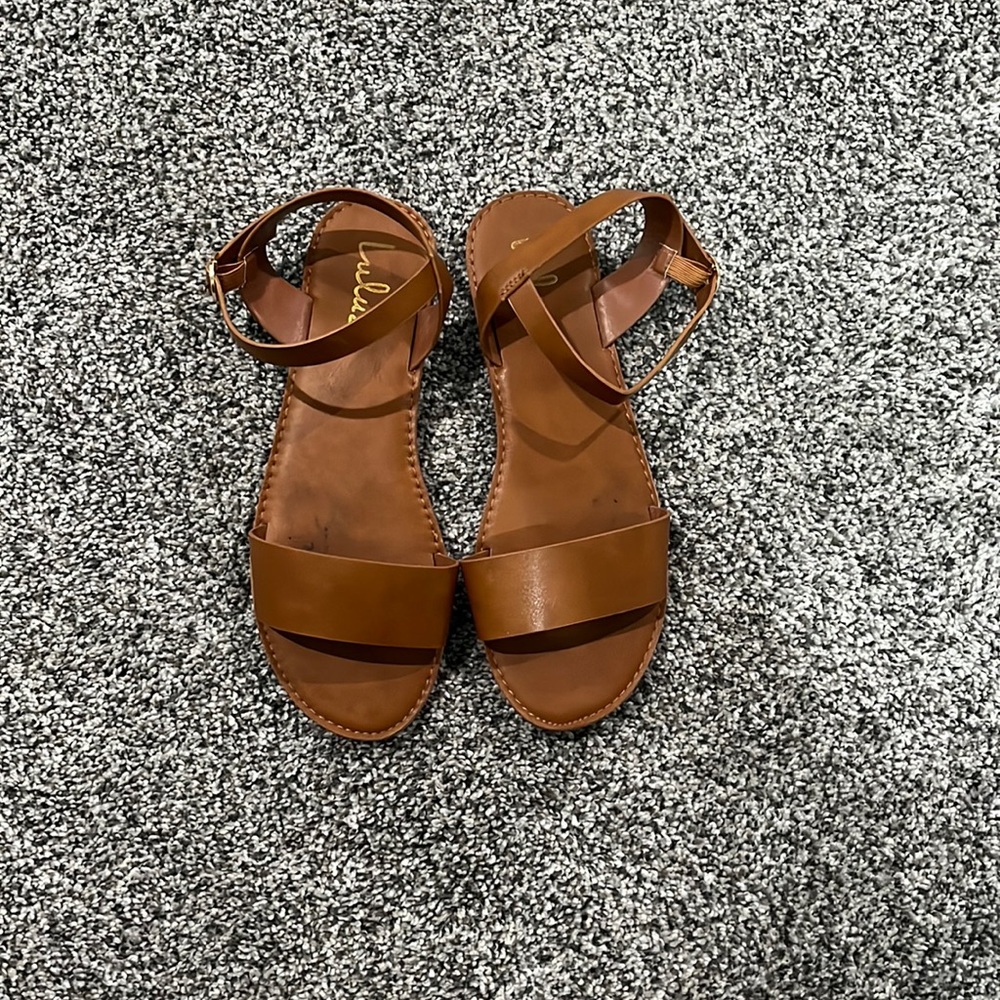 Like new strappy tan sandals size 8.5!